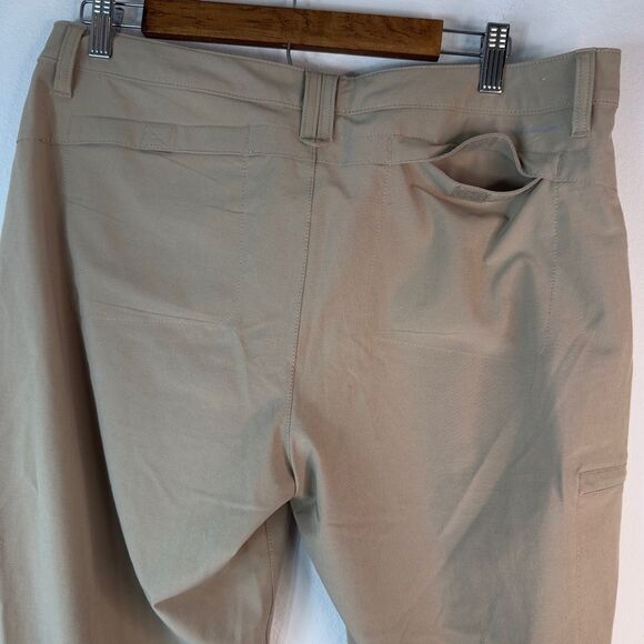 Eddie Bauer Tan Cargo Capri Pants Womens 12 Outdoor Hiking Utility Gropcore - Picture 5 of 10